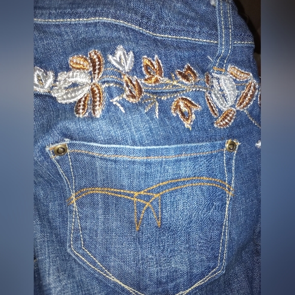 NWOT SEXY BLUE JEANS Gorgeous Embroidered Flower Accents VENEZIA 14 99% Cotton - Picture 12 of 16